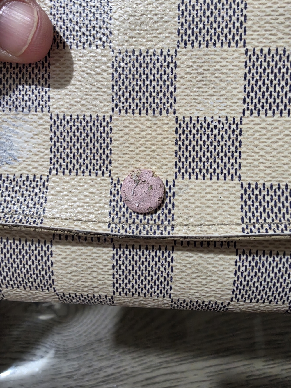 Louis Vuitton Women's Damier Azur Wallet in Cream Check - Picture 11 of 13